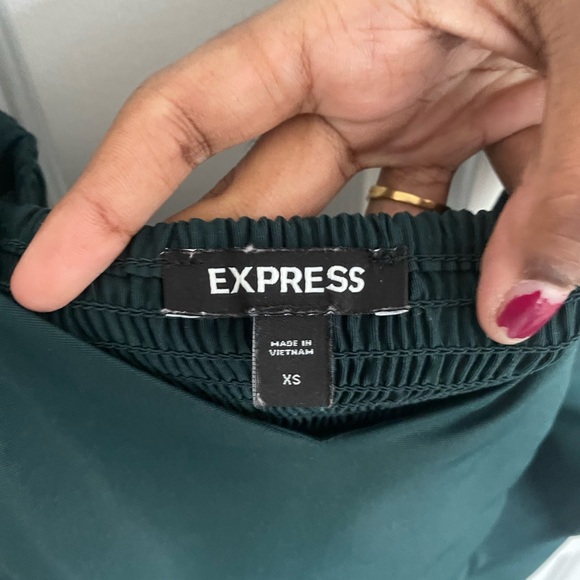 EXPRESS SWEETHEART NECKLINE FLUTTER SLEEVE PEPLUM TOP - Picture 4 of 4